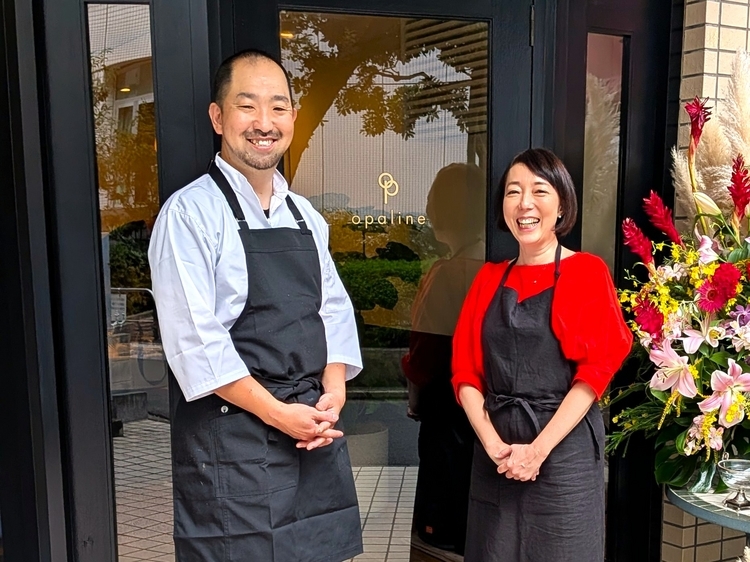 終始ゲストを笑顔で迎えて下さった、シェフの入砂俊重さんとマダムの原田桂子さん