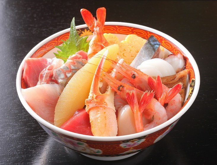 その日のオススメのネタを使用『特上ちらし』