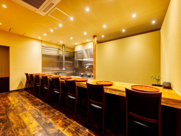 ゆったりとしたカウンター席