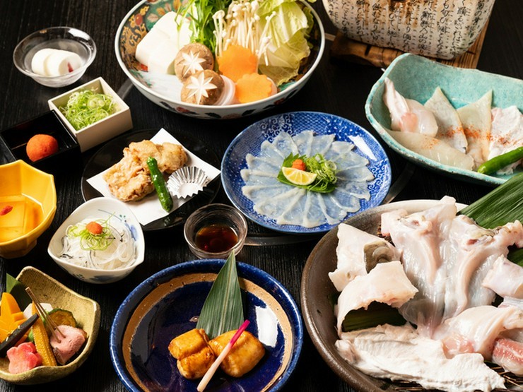 てっちり鍋の〆の雑炊まで、フグのおいしさを存分に味わえる『朱鷺TOKIコース』
