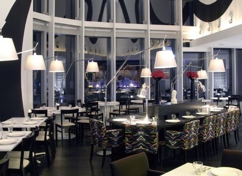 東京タワーを臨む開放的な空間