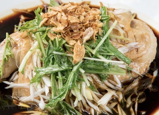 ランチコースは名物料理を満喫できる