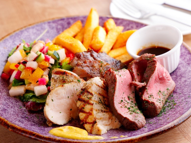 異なる味わいを一度に楽しめる『三種のロースト盛り合わせ』