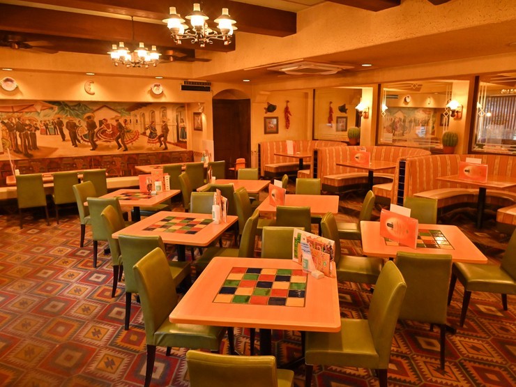 本場の雰囲気を味わえる異国情緒たっぷりの店内