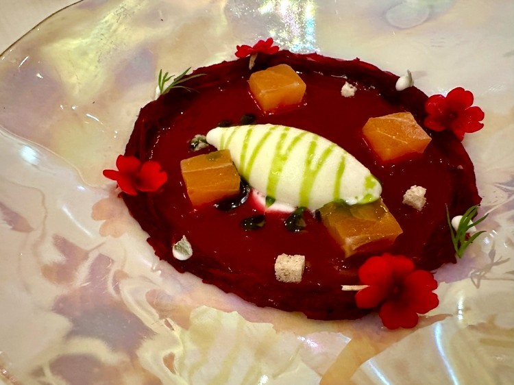 ビーツとディルのスープ