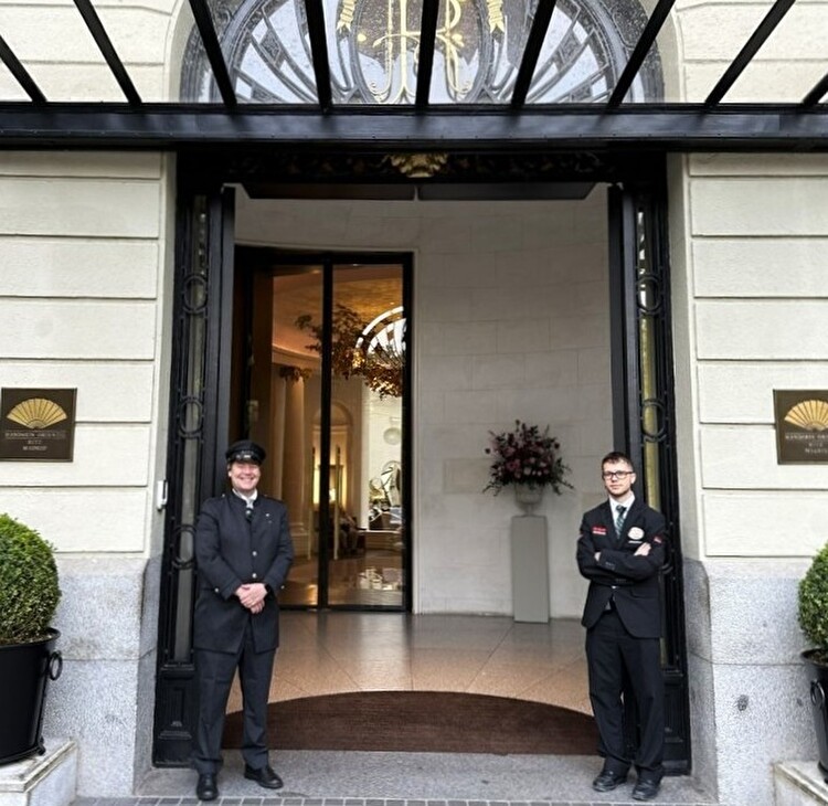 ホテルの6階の部屋からプラド美術館を望む