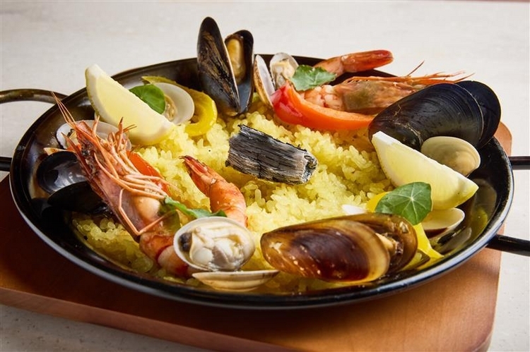 【GINZA ONO Gratia -Smoke Dining-】の『薪焼きパエリア』