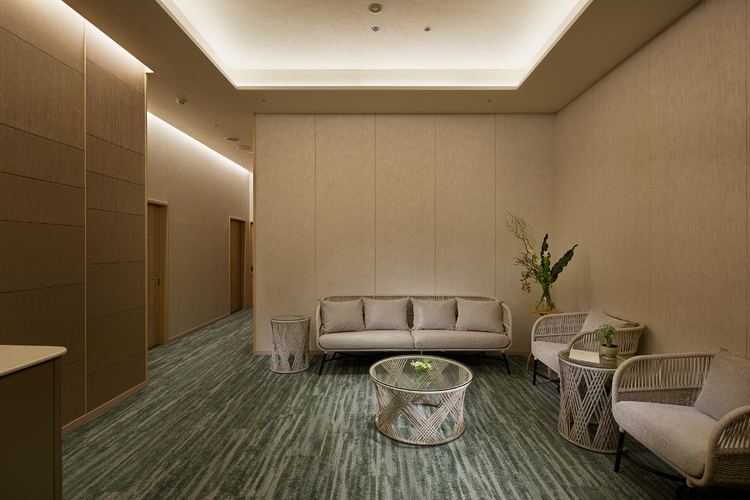 穏やかな時間が流れる「Toji Wellness&SPA まほろみ」の入り口スペース