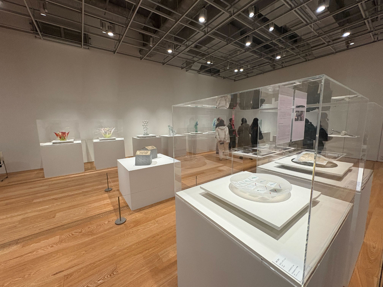 【富山市ガラス美術館】