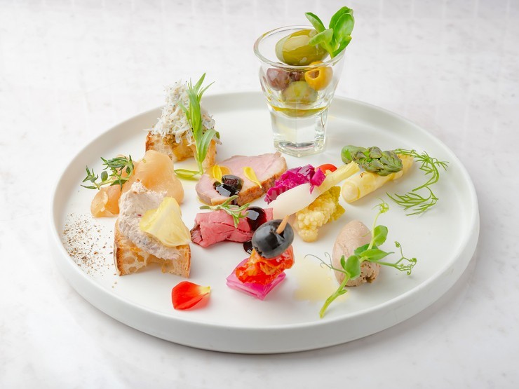 ワイン食堂　ヒノマルの店内