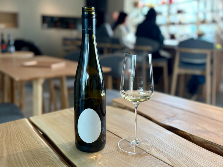 白ワイン：ラリー・シェルビーノ『ウオヴォ・ホワイト』