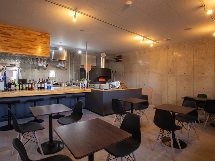 PIZZERIA E TRATTORIA DA Neroの内観