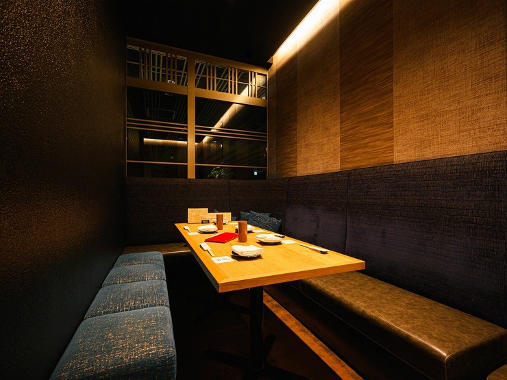 大人の会食にぴったりのくつろぎ空間