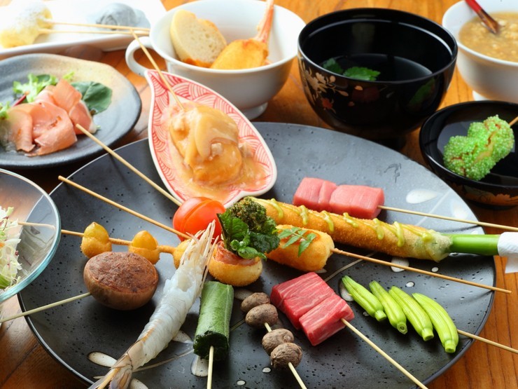 最大18本の創作串揚げを堪能『おまかせコース』