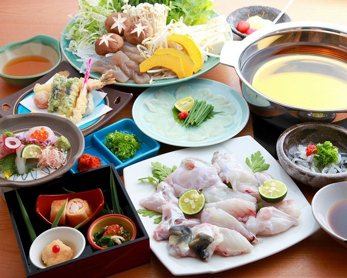 さまざまな調理法でフグを満喫『てっちりコース』