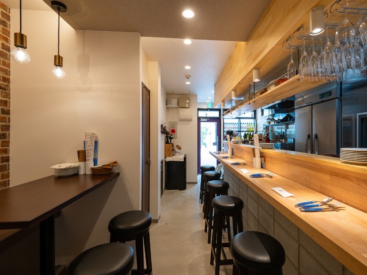 本町ワインバル　井口の内観