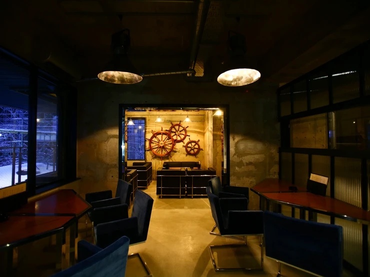 BISTRO＆BAR　ANCHOR　ビストロ&バー　アンカーの内観