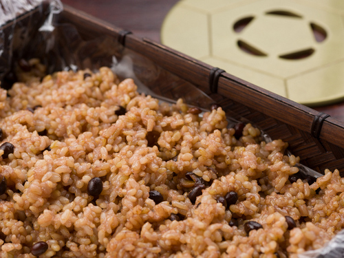 日本の伝統食が見直されたマクロビオティックなども、副腎をいたわる食事法のひとつです