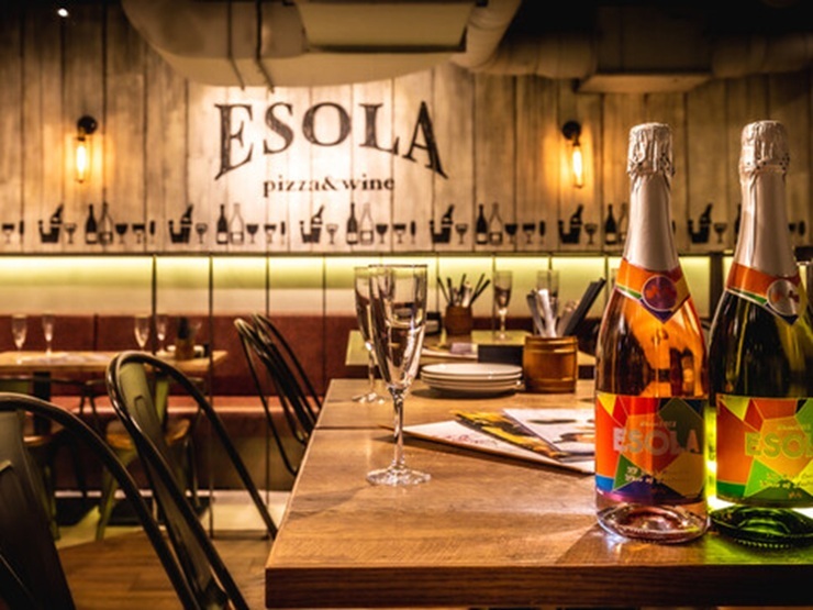 ESOLA　二子玉川店の内観
