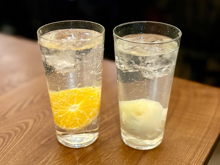 『みかんサワー』『レモン＆キウイサワー』各000円