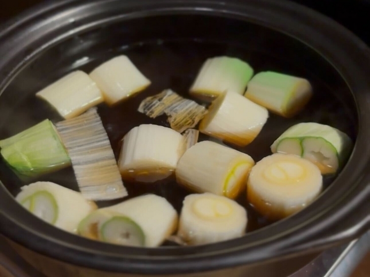 まずは下仁田ネギから投入