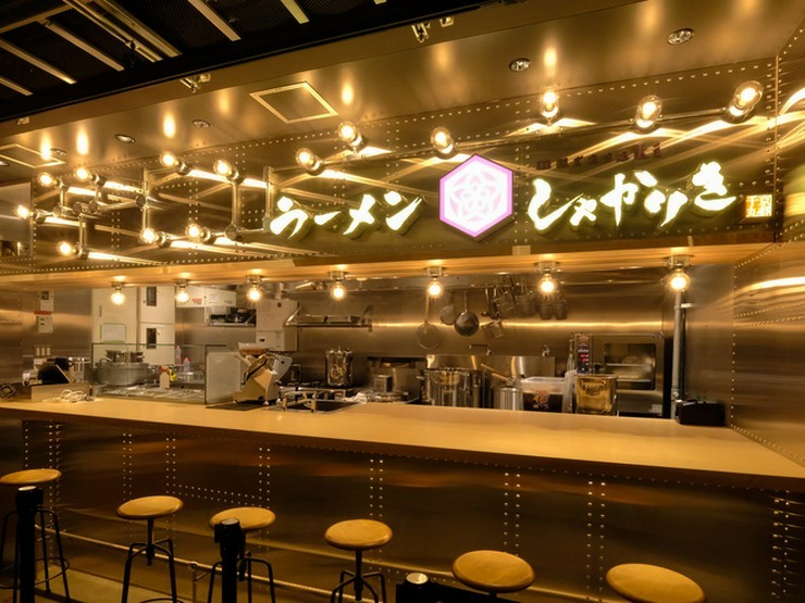 京都千丸　しゃかりき　murasakiの内観