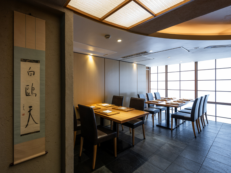 銀座　いしづかのテーブル席