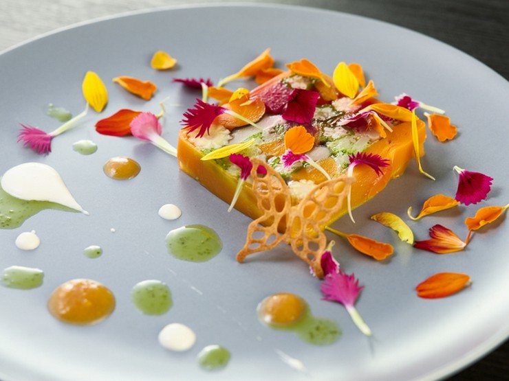Freeeatの旬野菜とエディブルフラワーのテリーヌ