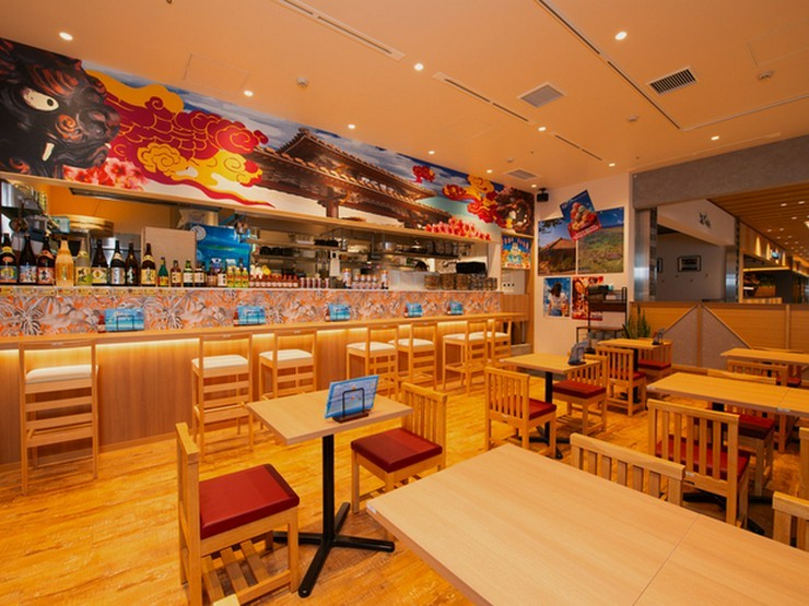 なんくるないさー　芝浦ブルーフロント店の店内