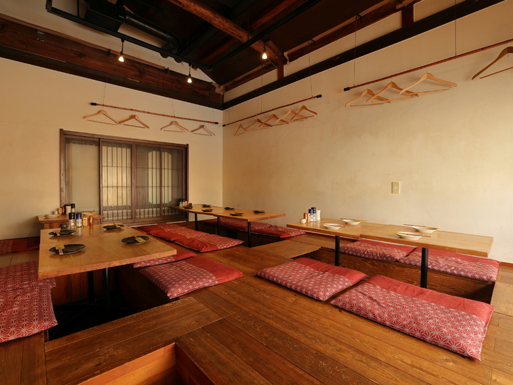 炭火焼の店　きんの藏の店内