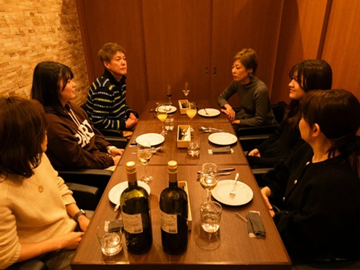 パスタとワインのお店Piacereの店内