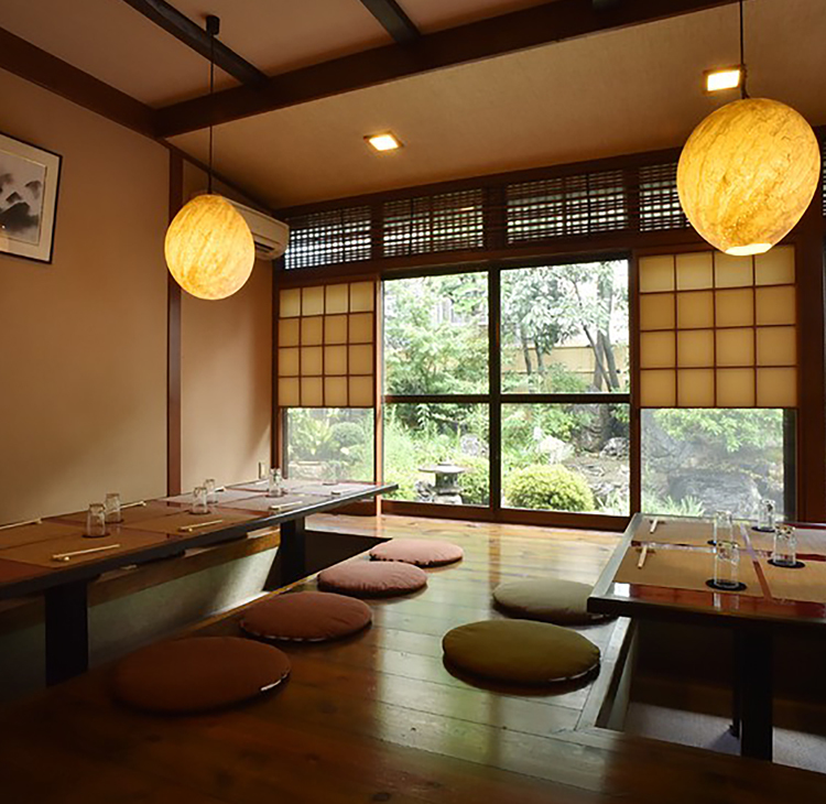 京料理　喜祥　甚平の店内