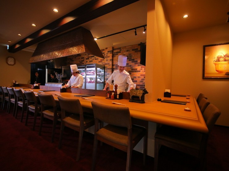 豊後牛ステーキの店　そむり　別府本店の店内