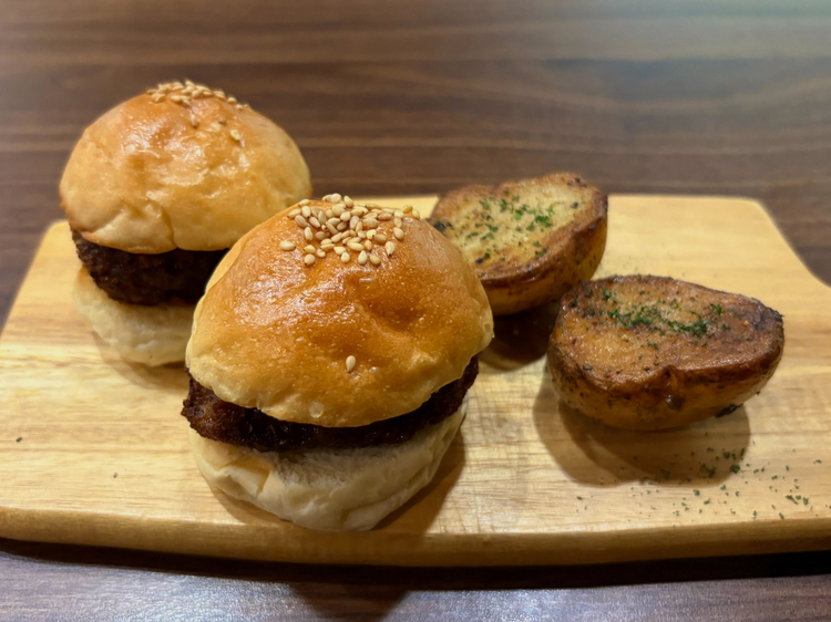 『和牛メンチカツ ミニバーガー』