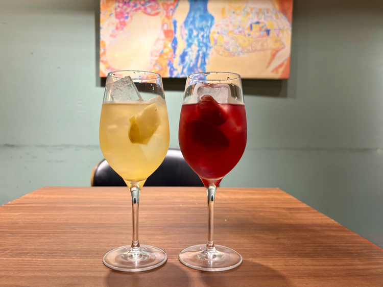 彩り豊かなドリンクがテーブルを華やかに。お肉との相性も抜群です