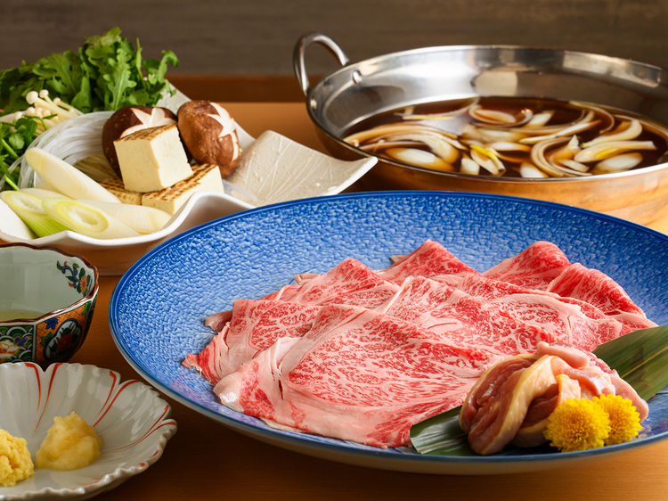 大人数での利用や、注文に迷うゲストをお迎えする際は、お店の魅力を網羅したコース仕立てでの予約がスマートです