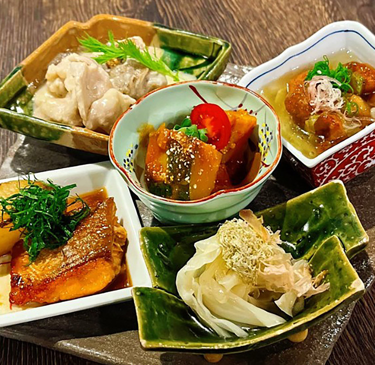 宵ノねこのおまかせおばんざい5種盛り