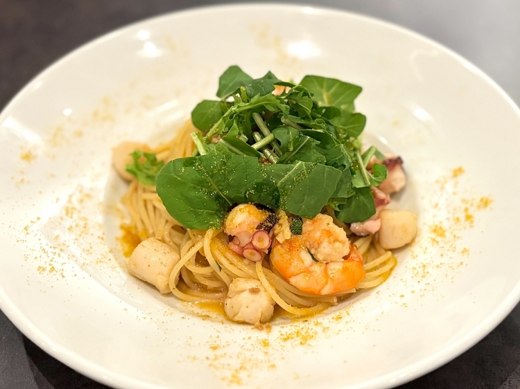 『海の幸のマッキアートソース スパゲティーニ からすみ和え』