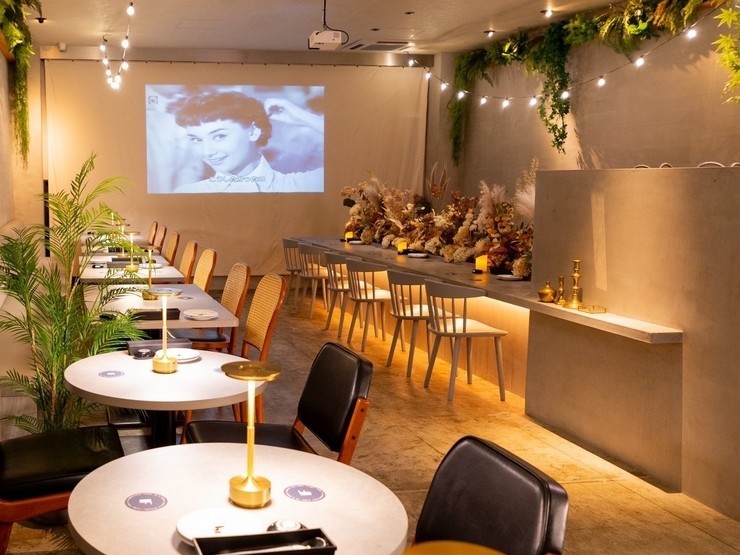 FULL MOON京都河原町の店内