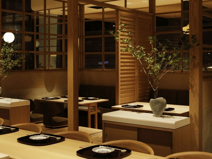 かどや　日比谷邸の内観