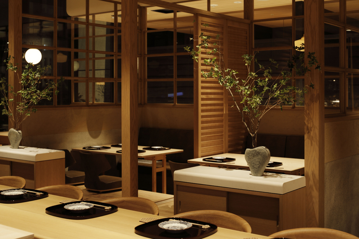 かどや日比谷邸の席