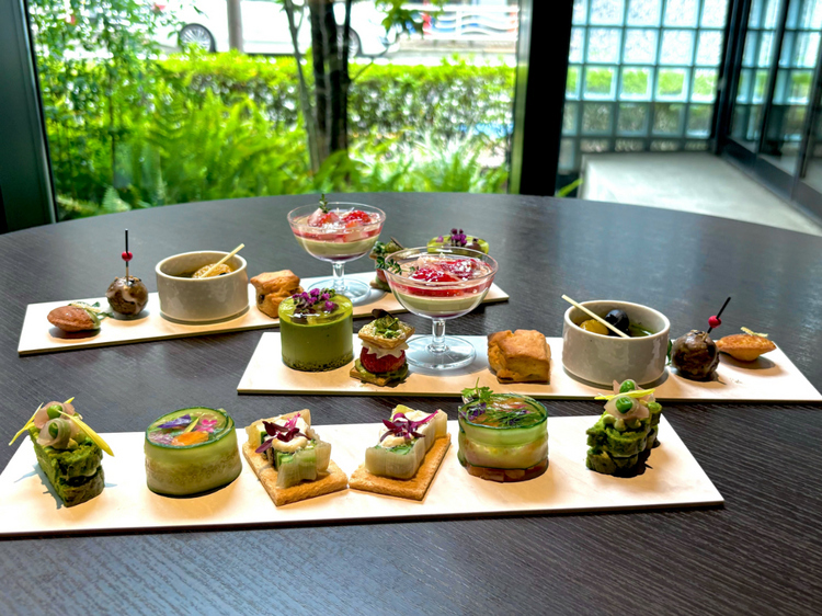 スイーツ（全7種）とセイボリー（全3種）