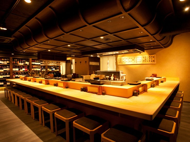 間接照明が照らす温かな大人の時間