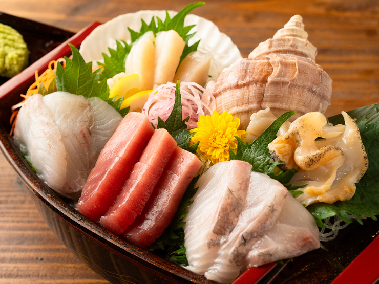 肴屋ぱんだ亭の旬鮮魚介！刺身盛り合わせ