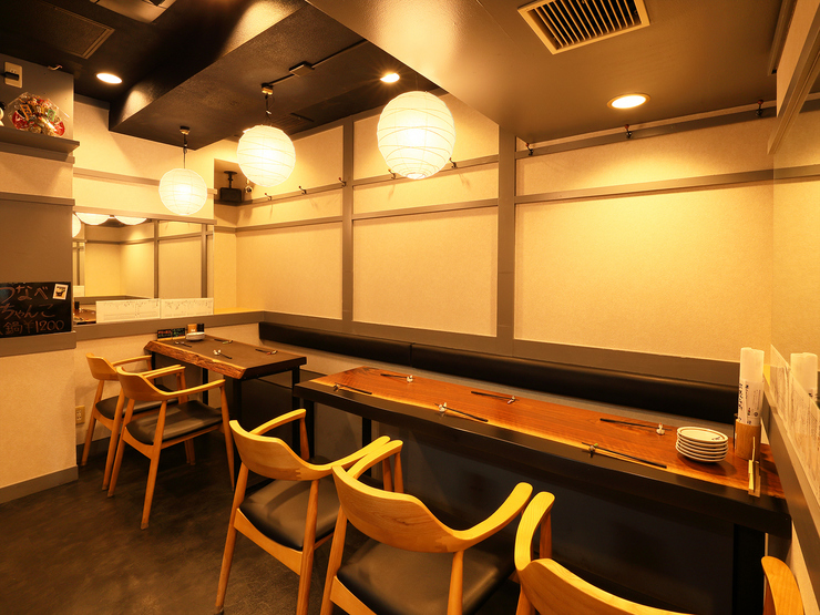 とりやす 名駅店の店内