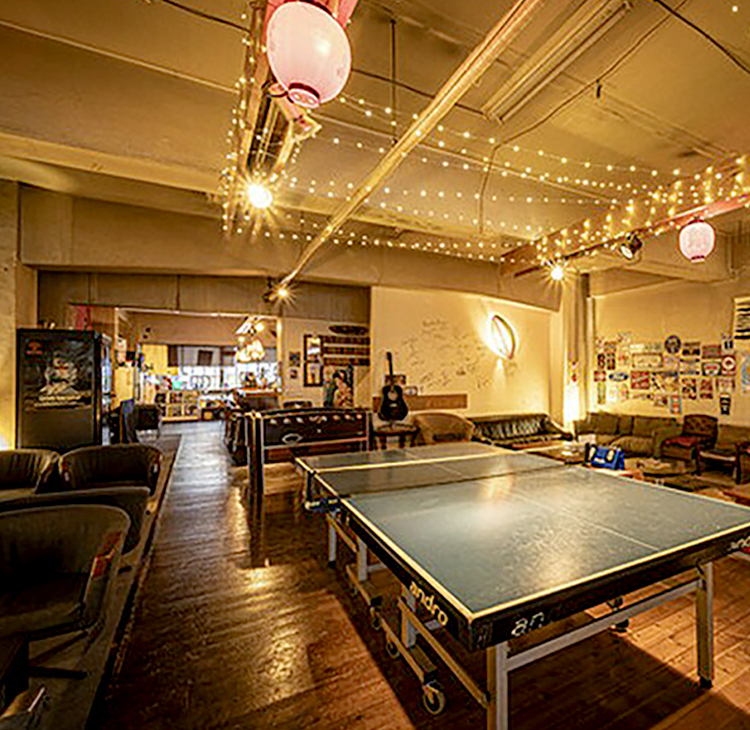 Bar　ラウンジ　堀江卓球部の店内