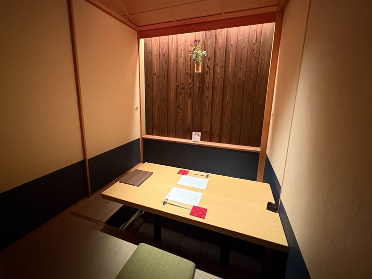 御曹司 松六家の個室