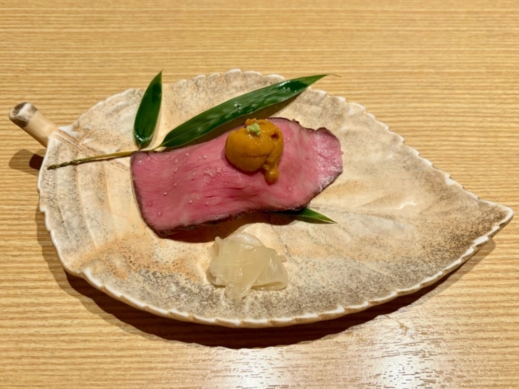 凌ぎ『黒毛和牛の炙り寿司』