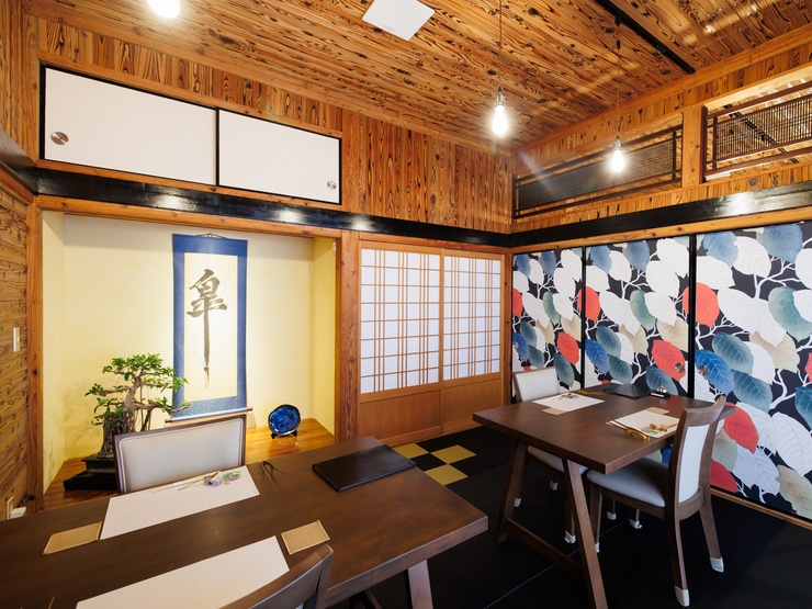 しゃぶしゃぶ・すき焼き皐の店内