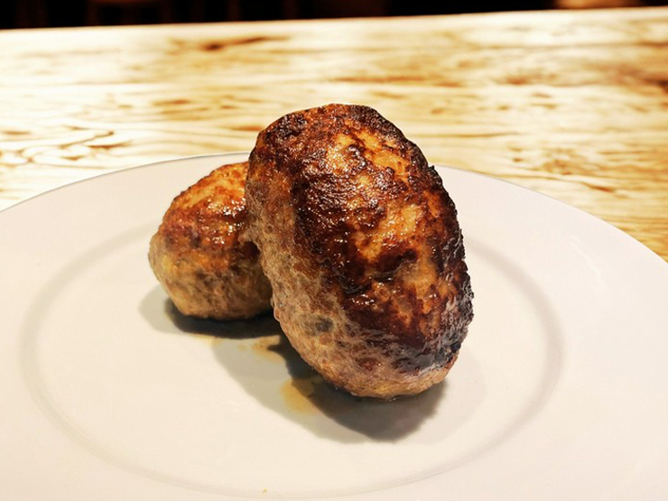 黒豚ハンバーグよっちゃんの料理